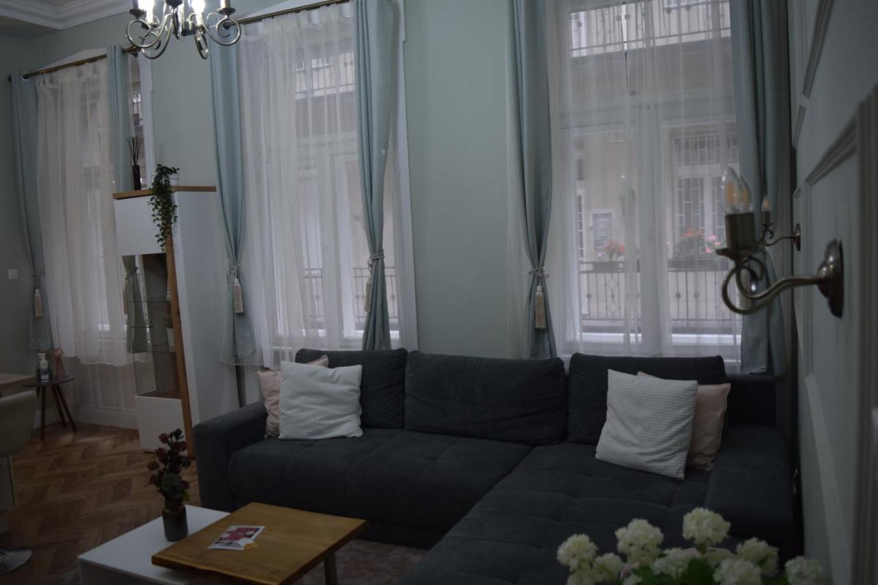 Pj Apartment Budapest Luaran gambar